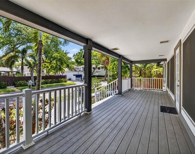 1330 Cherry Street Ne - Photo Thumbnail 2