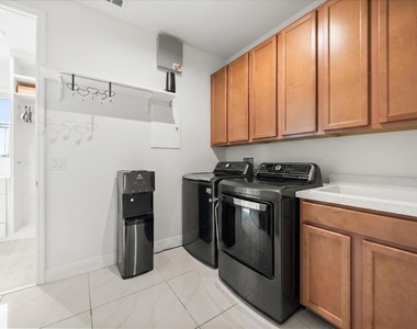 8109 Ludington Circle - Photo Thumbnail 38