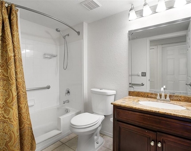 13815 Fairway Island Drive - Photo Thumbnail 13