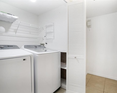 13815 Fairway Island Drive - Photo Thumbnail 15