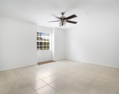13815 Fairway Island Drive - Photo Thumbnail 12