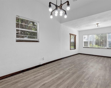 611 Marion Street - Photo Thumbnail 11