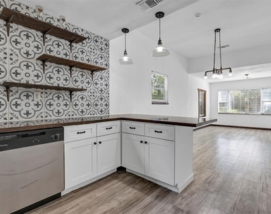 611 Marion Street - Photo Thumbnail 20