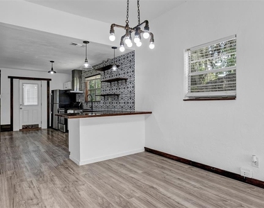 611 Marion Street - Photo Thumbnail 14