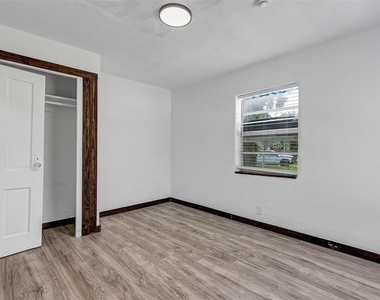 611 Marion Street - Photo Thumbnail 7