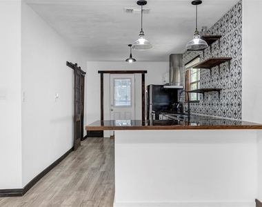 611 Marion Street - Photo Thumbnail 18