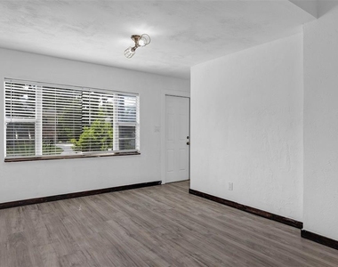 611 Marion Street - Photo Thumbnail 16