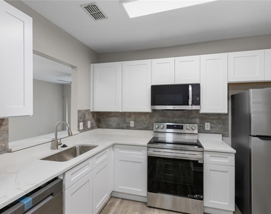 522 Villa Del Sol Circle - Photo Thumbnail 1