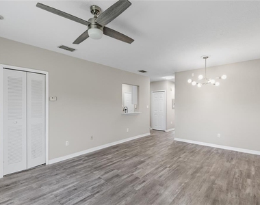 522 Villa Del Sol Circle - Photo Thumbnail 5