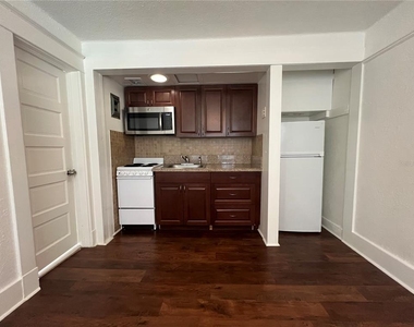 510 E Jackson St - Photo Thumbnail 2