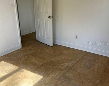 1227 Se 19th Terrace - Photo Thumbnail 7