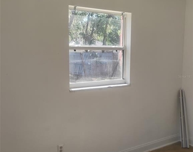 1227 Se 19th Terrace - Photo Thumbnail 12