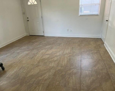1227 Se 19th Terrace - Photo Thumbnail 2