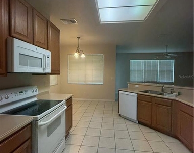 4916 Cape Hatteras Drive - Photo Thumbnail 7