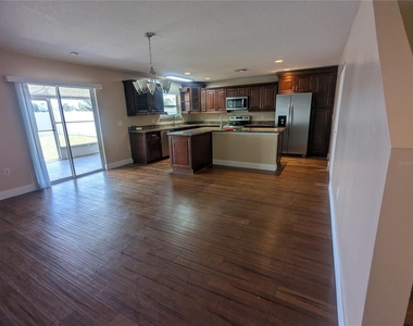 1628 Strthmore Circle - Photo Thumbnail 3