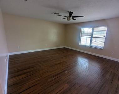 1628 Strthmore Circle - Photo Thumbnail 9