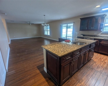 1628 Strthmore Circle - Photo Thumbnail 6