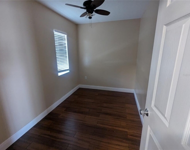 1628 Strthmore Circle - Photo Thumbnail 2