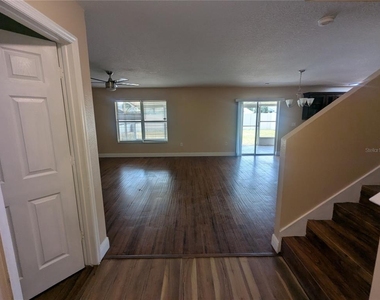 1628 Strthmore Circle - Photo Thumbnail 1