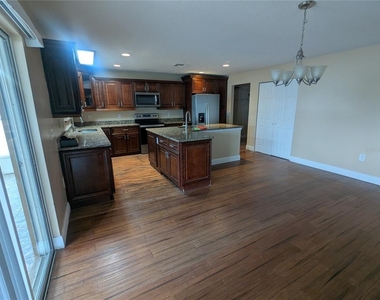 1628 Strthmore Circle - Photo Thumbnail 5