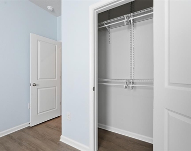 1210 Whispering Lane - Photo Thumbnail 35