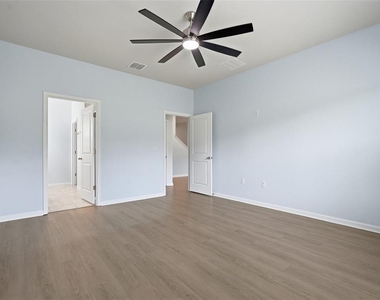 1210 Whispering Lane - Photo Thumbnail 17