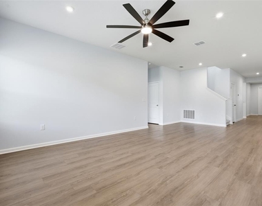 1210 Whispering Lane - Photo Thumbnail 11