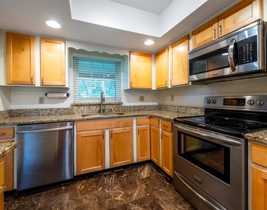 110 N Tremain Street - Photo Thumbnail 2