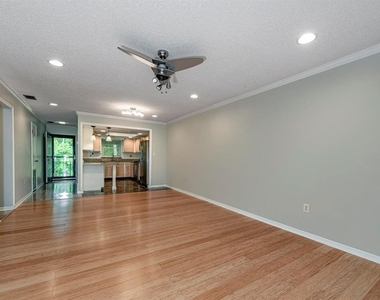 110 N Tremain Street - Photo Thumbnail 7