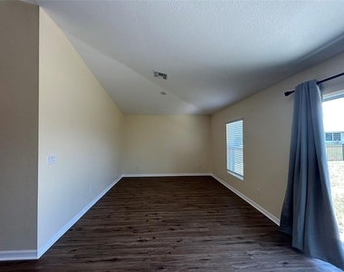 22480 La Guardia Avenue - Photo Thumbnail 9