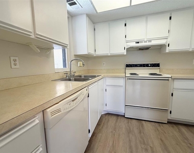 19505 Quesada Avenue - Photo Thumbnail 4