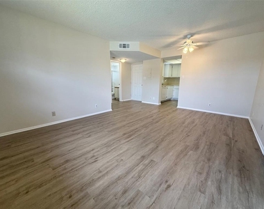 19505 Quesada Avenue - Photo Thumbnail 7