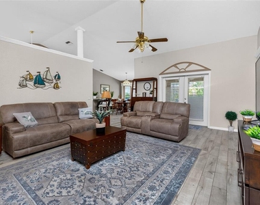 1112 Muscovie Court - Photo Thumbnail 4