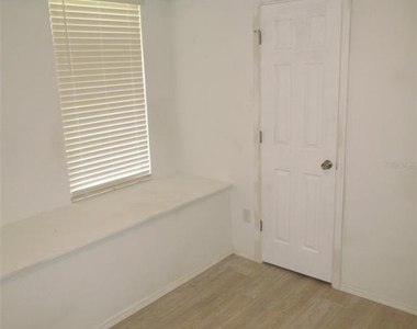 23029 Alabaster Avenue - Photo Thumbnail 7