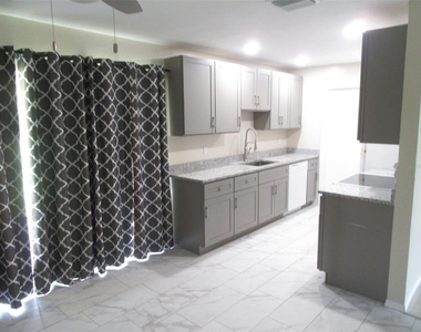23029 Alabaster Avenue - Photo Thumbnail 5