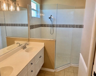 2775 Royal Palm Drive - Photo Thumbnail 27