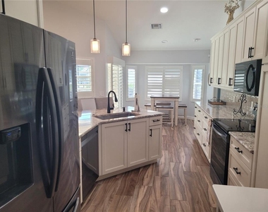 5530 Almar Drive - Photo Thumbnail 6