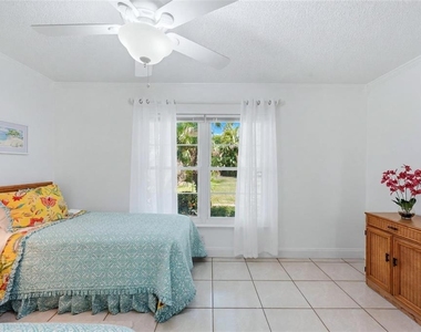 3663 Longmeadow - Photo Thumbnail 20