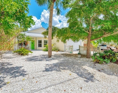 5253 Avenida Del Mare - Photo Thumbnail 2