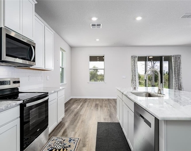 10622 Eustis Drive - Photo Thumbnail 5