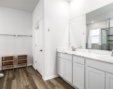 10622 Eustis Drive - Photo Thumbnail 13