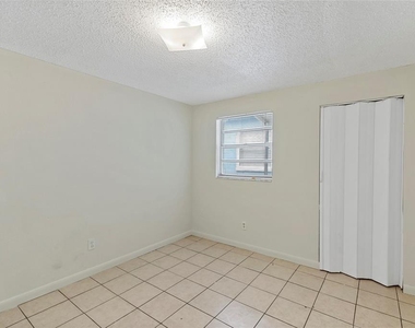 2788 41st Avenue N - Photo Thumbnail 17