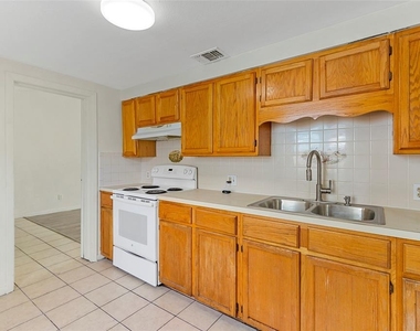 2788 41st Avenue N - Photo Thumbnail 45