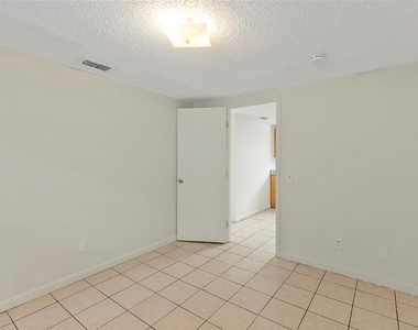 2788 41st Avenue N - Photo Thumbnail 16