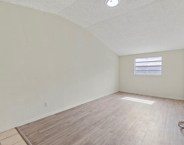 2788 41st Avenue N - Photo Thumbnail 48