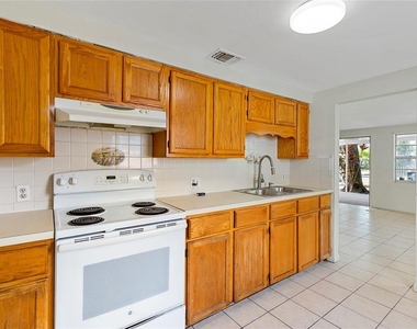 2788 41st Avenue N - Photo Thumbnail 44