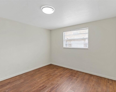 2788 41st Avenue N - Photo Thumbnail 34