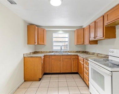 2788 41st Avenue N - Photo Thumbnail 21