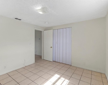 2788 41st Avenue N - Photo Thumbnail 41
