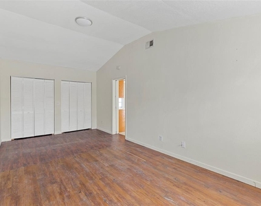 2788 41st Avenue N - Photo Thumbnail 32